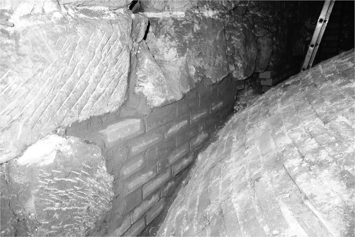 Kirchensanierung: Ziegelbauweise