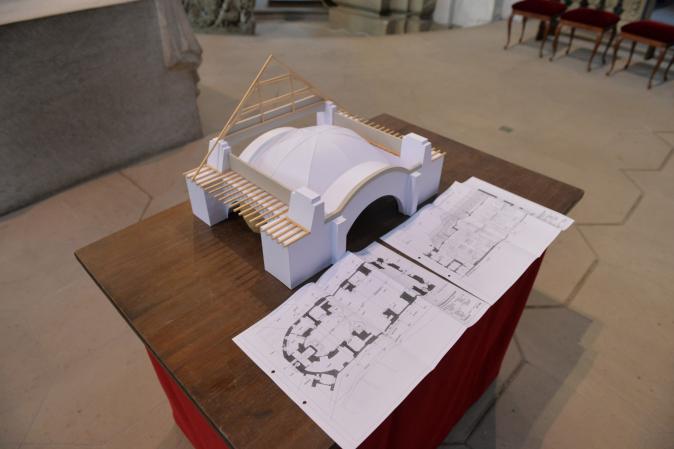 Modell der Martinskirche mit Dachkuppel